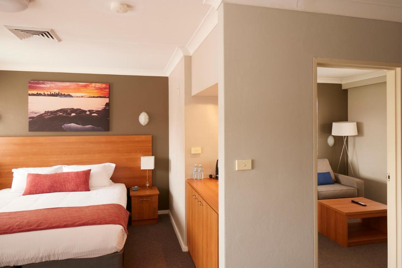 Ramada Hotel & Suites By Wyndham Cabramatta Eksteriør bilde