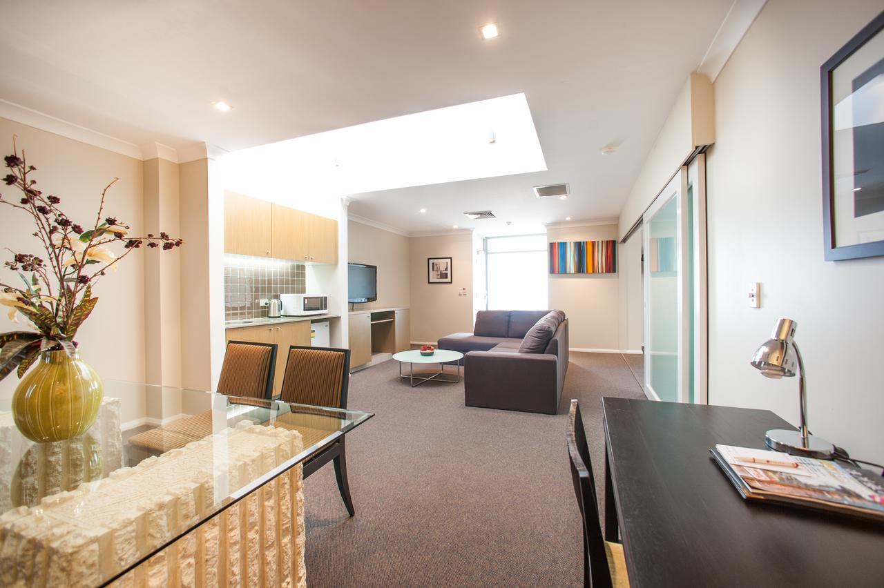 Ramada Hotel & Suites By Wyndham Cabramatta Eksteriør bilde