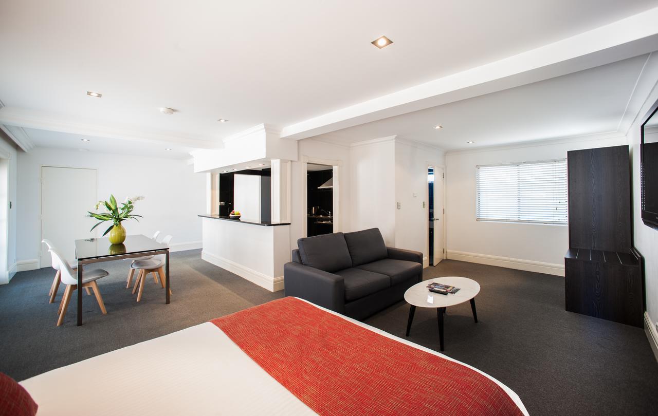 Ramada Hotel & Suites By Wyndham Cabramatta Eksteriør bilde