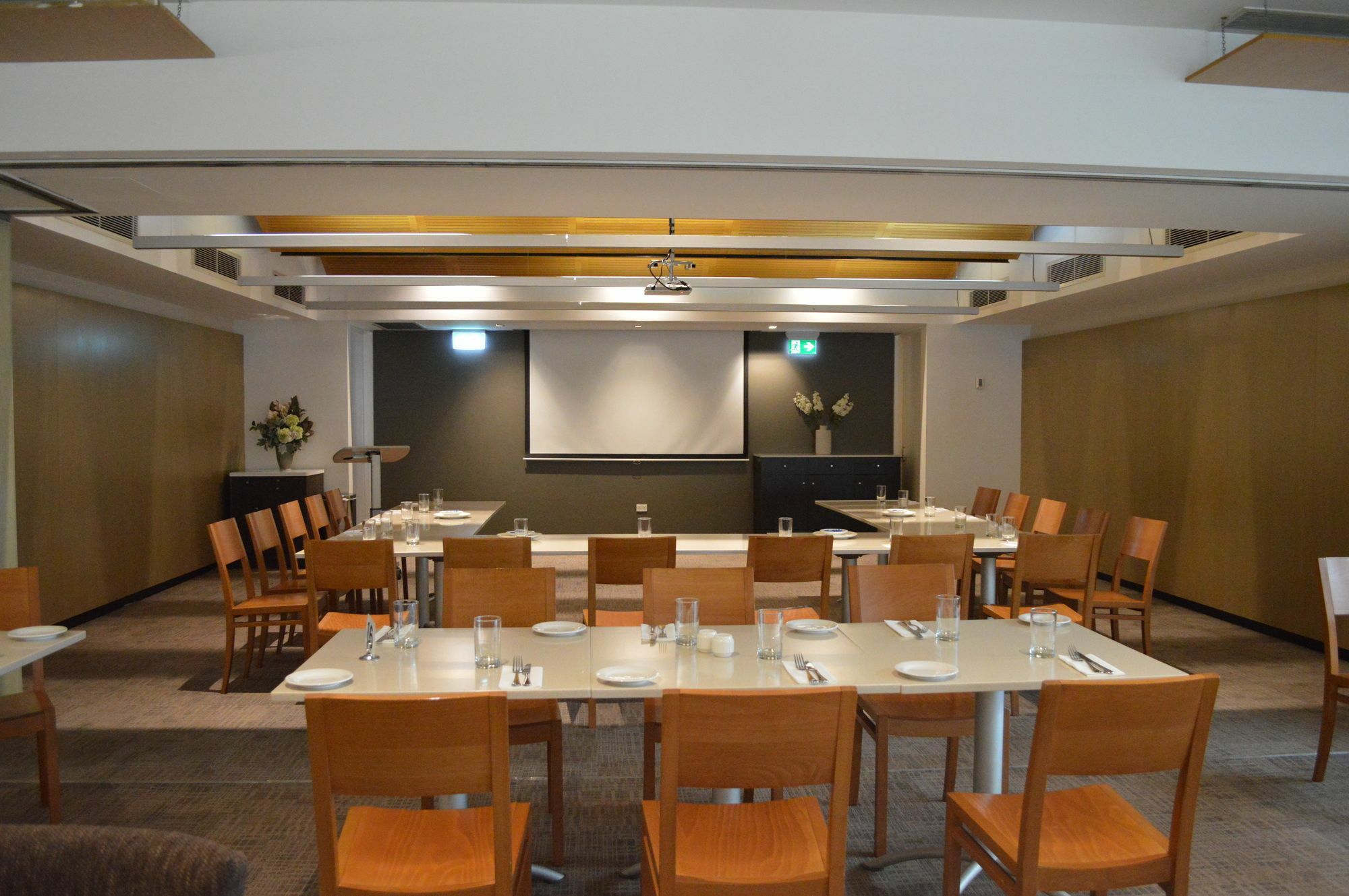 Ramada Hotel & Suites By Wyndham Cabramatta Eksteriør bilde