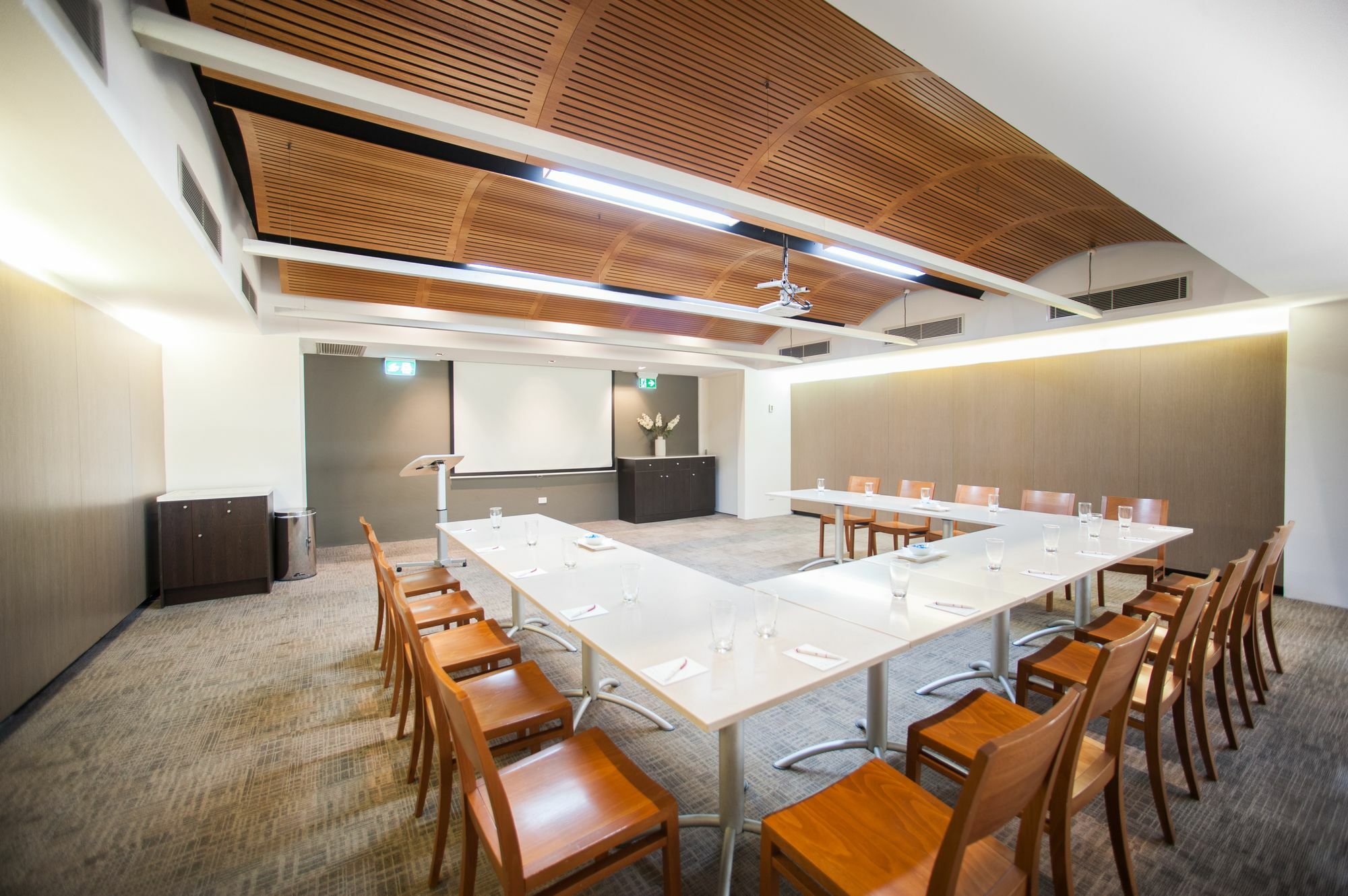 Ramada Hotel & Suites By Wyndham Cabramatta Eksteriør bilde